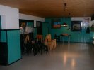 Leere Bar von der anderen Seite aus